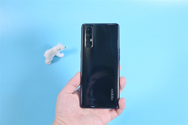 5G时代的超轻薄王牌 OPPO Reno3 Pro评测：骁龙765G第一旗舰