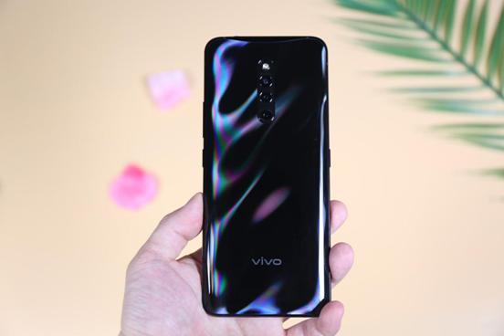 带鱼屏升降镜头 vivo三摄新机X27 Pro全面体验评测：想不爆款都难的X旗舰