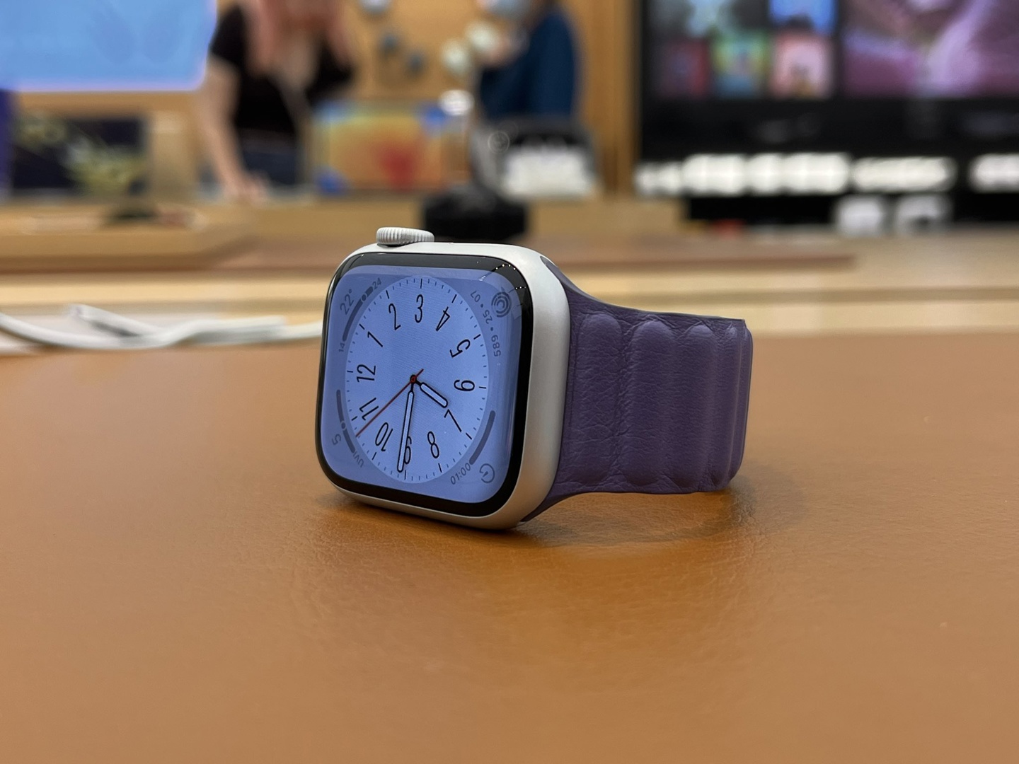 收藏家曝光苹果未发布的 Apple Watch 皮革回环表带