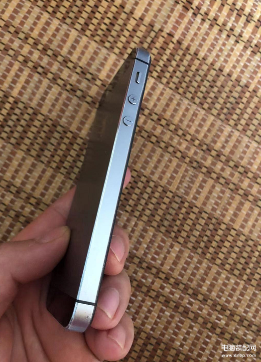 iphone5s什么时候出的