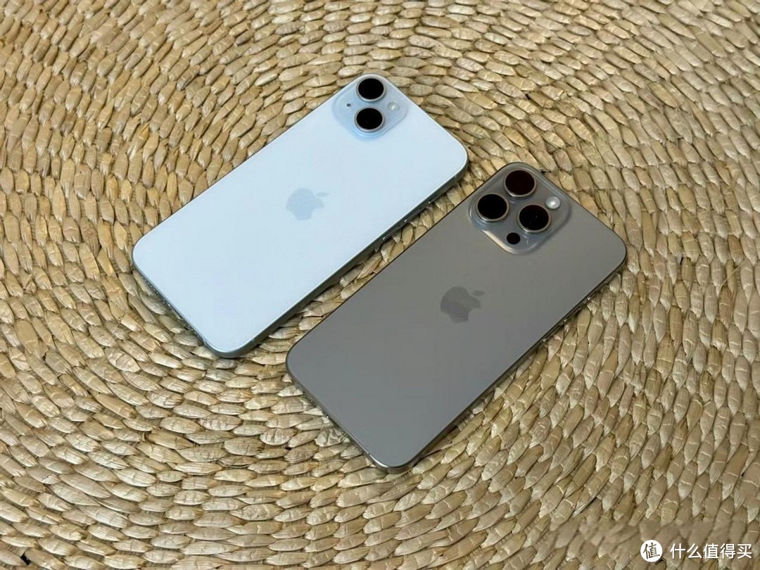 库克终于开窍了，iPhone 15 Plus只需5599元，3年无换机烦恼