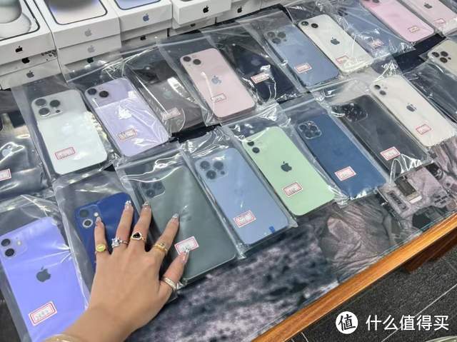 华强北外版二手苹果iPhone有锁机的兴衰：从风靡到禁售