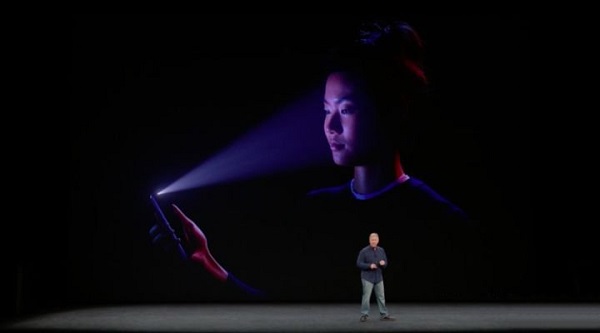 iPhone X 采用的 Face ID 会不会对人眼造成伤害？Face ID 安全吗？