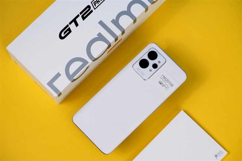 realme 首款顶级旗舰 真我GT2 Pro评测：直屏旗舰放心买