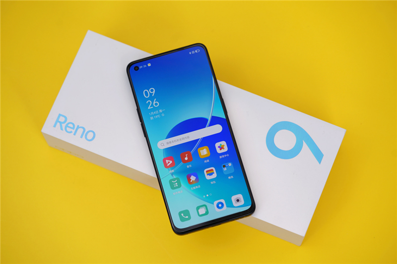 手机自带“化妆师”！OPPO Reno6评测：变方了 也变美了