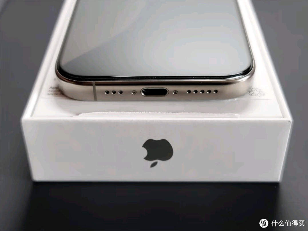 Apple iPhone 15黑色版：5G双卡双待，重塑智能手机新标杆